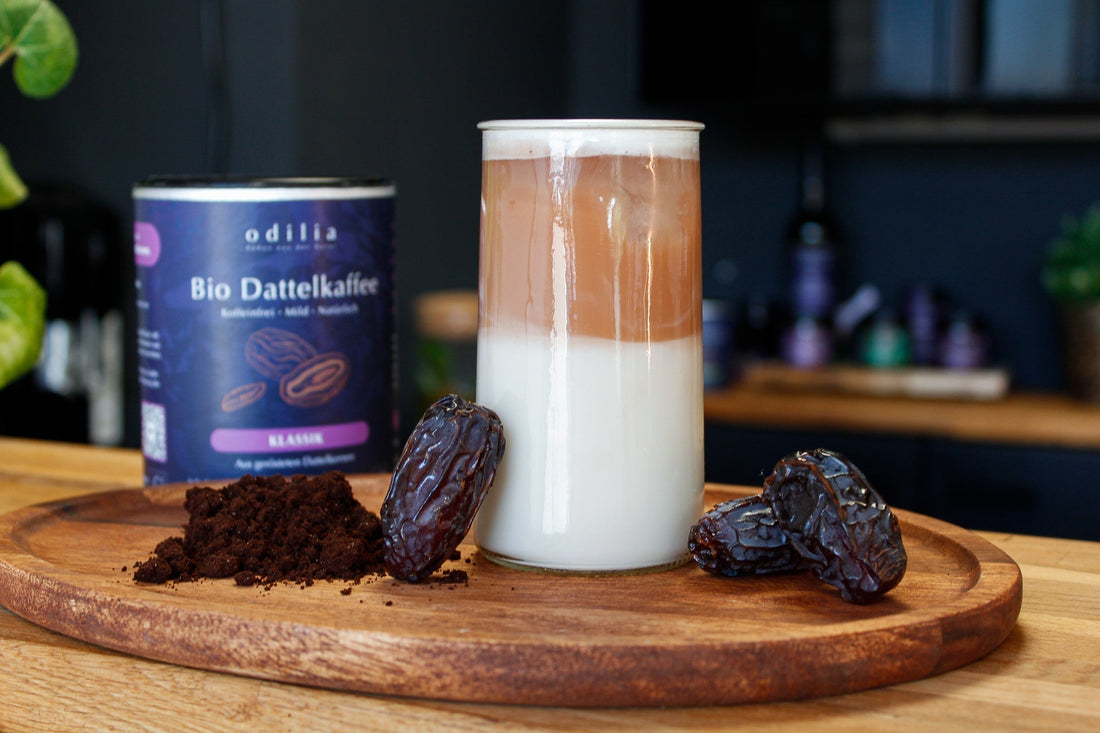 Iced Dattelkaffee Latte mit Hafermilch