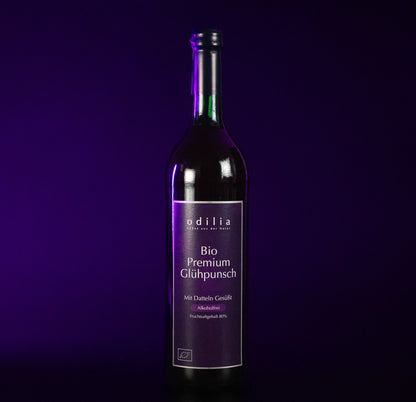 Eine 0,75l Flasche des köstlichen, alkoholfreien Bio-Premium-Glühpunschs von odilia, hergestellt nach traditionellem Nürnberger Rezept und naturbelassen gesüßt mit Datteln.